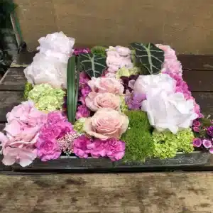 Arrangement florale paysagé pastel