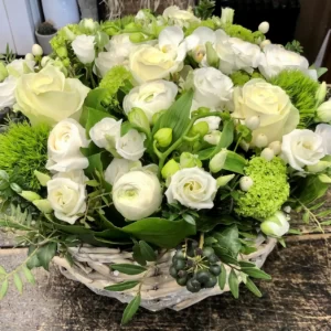 Arrangement floral blanc et vert